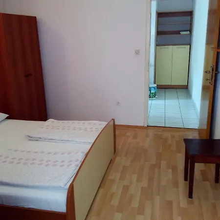 Apartmani Toni Starigrad Paklenica Exterior photo