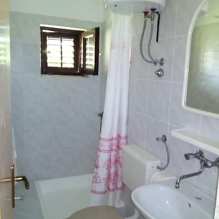 Apartmani Toni Starigrad Paklenica Exterior photo
