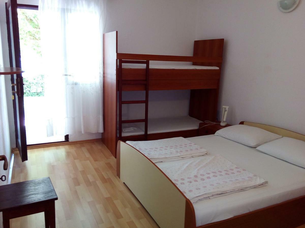 Toni * Starigrad Paklenica