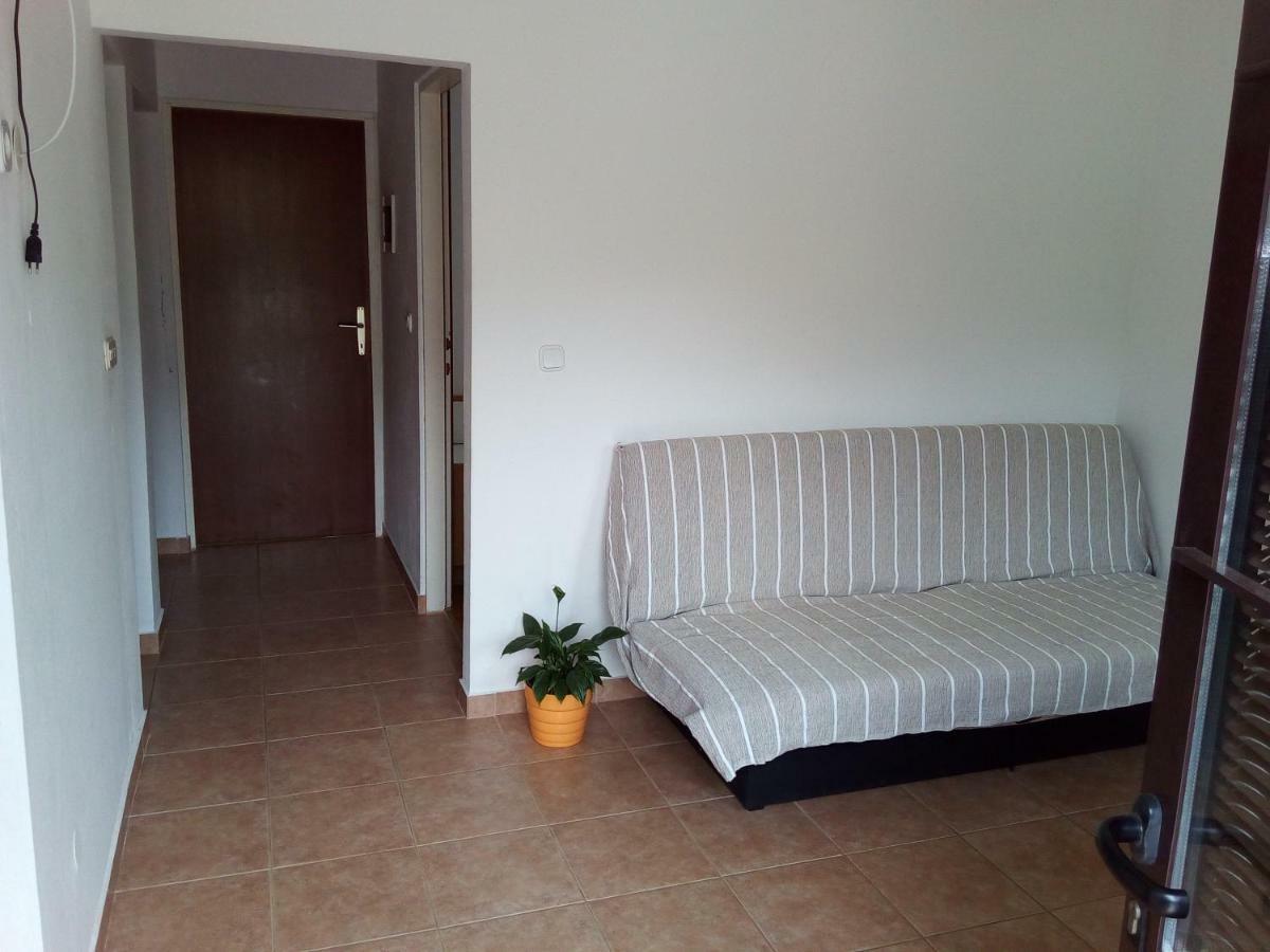 Toni Apartment